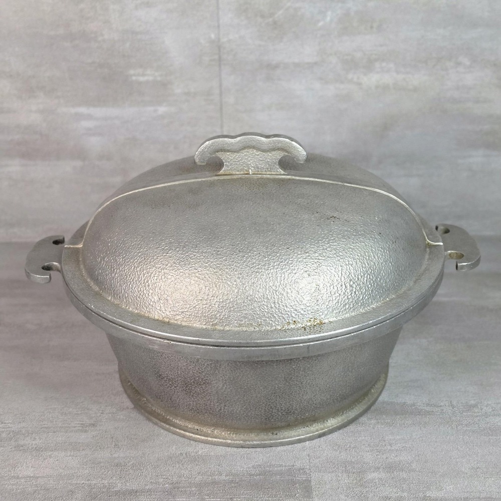 VTG Guardian Service Ware Cast Aluminum Round Pot w/ Original Lid 10" Diameter
